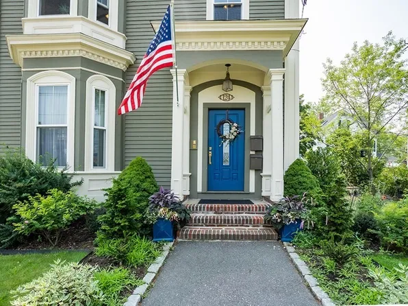 124 Pleasant St #2, Winthrop, MA 02152