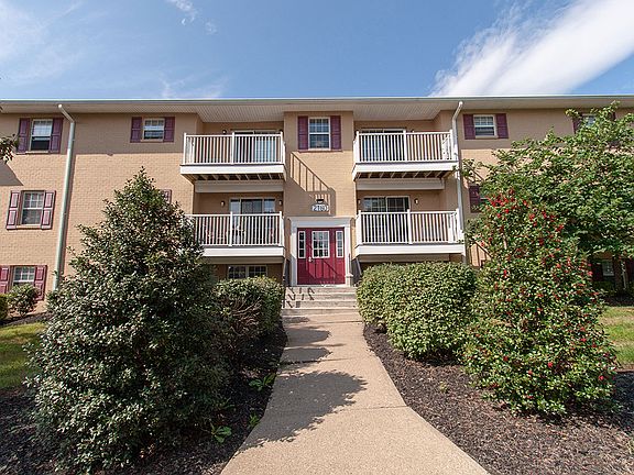 2nd image of 2140 Johnston Dr #212004J