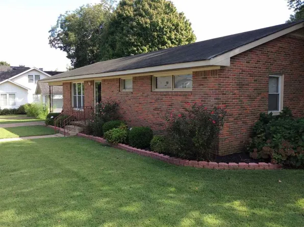 69 Davis St, Lexington, TN 38351