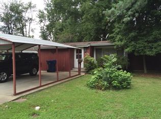 4 Neal St, Fairfield, IL 62837