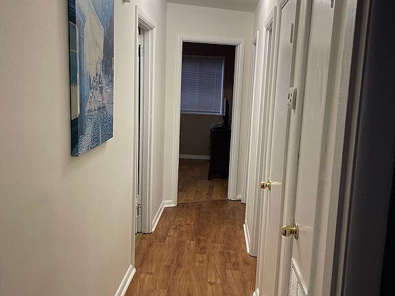 4th image of 1008 7th Ave SW