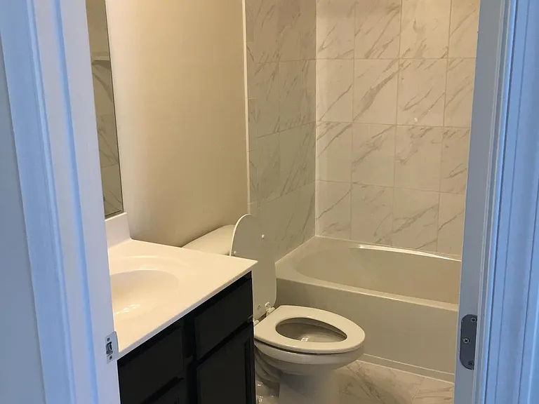 202 Apsley Ter — Photo 10