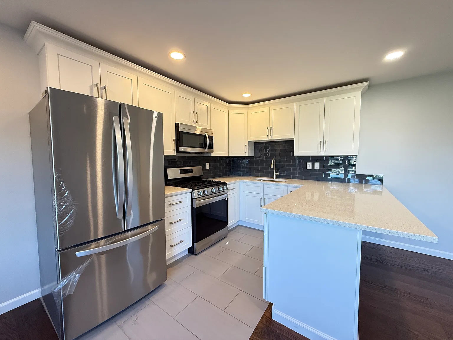 1 bed, 608 sqft, $1,895 — Photo 3