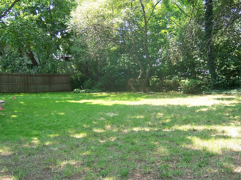 2nd image of 227 Haypath Rd