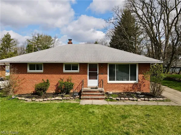 10750 Schwab Dr, Parma, OH 44130
