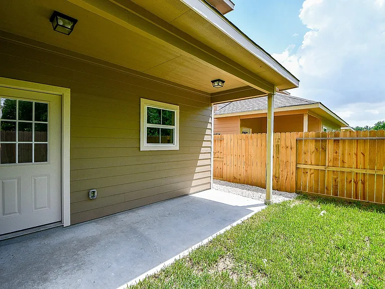 2819 Topiary Ln — Photo 31