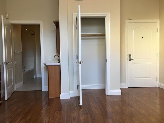 4th image of 168 Hyde St APT 101