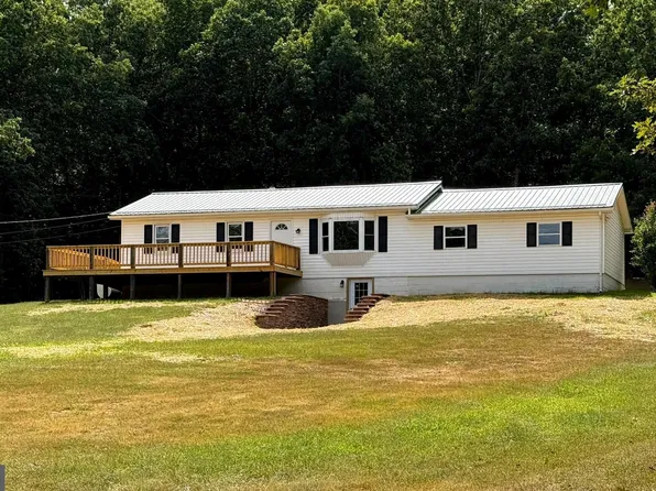 1437 Franklin Pike, Petersburg, WV 26847