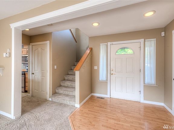 4th image of 5915 52nd Ave NE