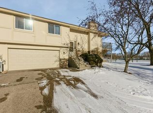 7117 Pontiac Cir, Chanhassen, MN 55317