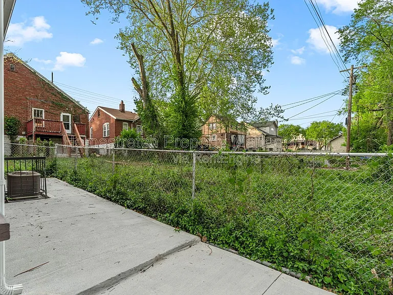 7135 Woodrow Ave — Photo 4