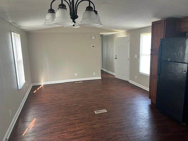 3 bed, 800 sqft, $1,150 — Photo 4