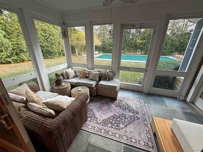 2465 Fairway Dr — Photo 10