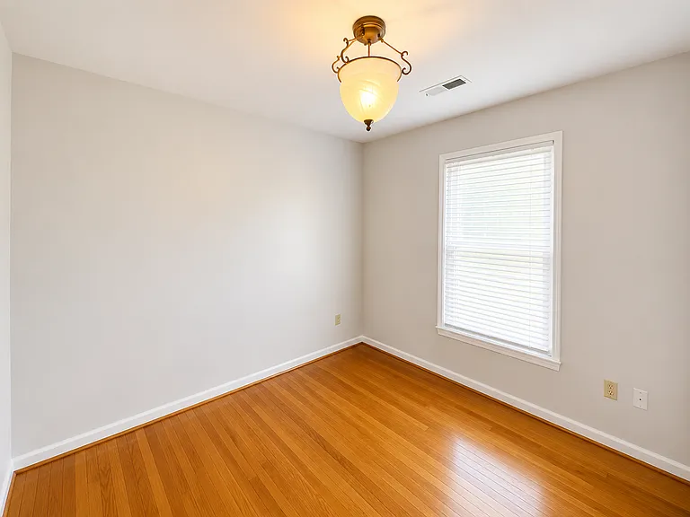 303 Rutherford Ave NW — Photo 11