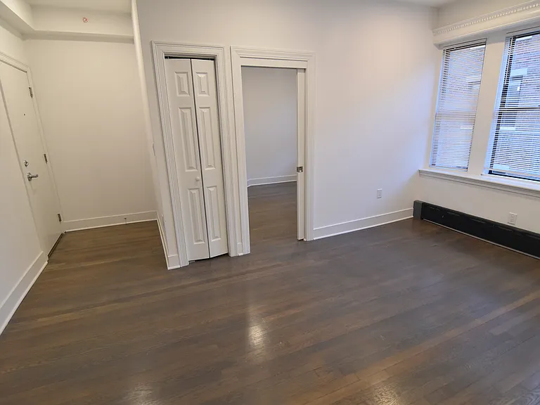11 Queensberry St #16 — Photo 6