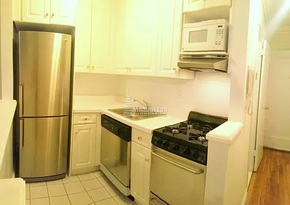 Rented by Manhattan Connection | media 19