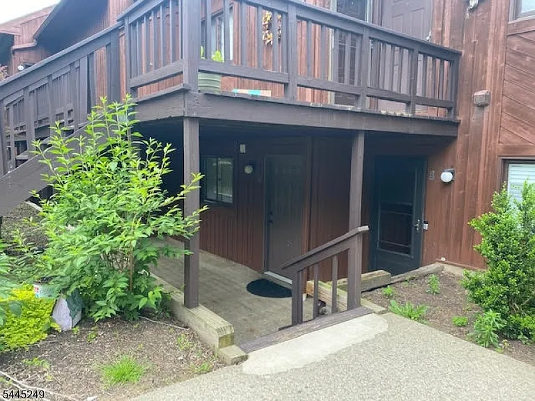5 Sugar Loaf Ct #8 — Photo 3