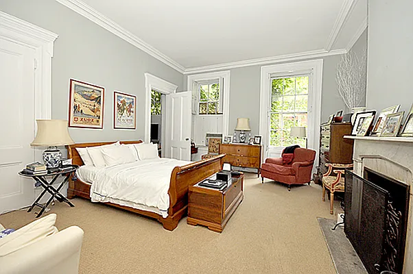 Sold by Leslie J. Garfield | media 25