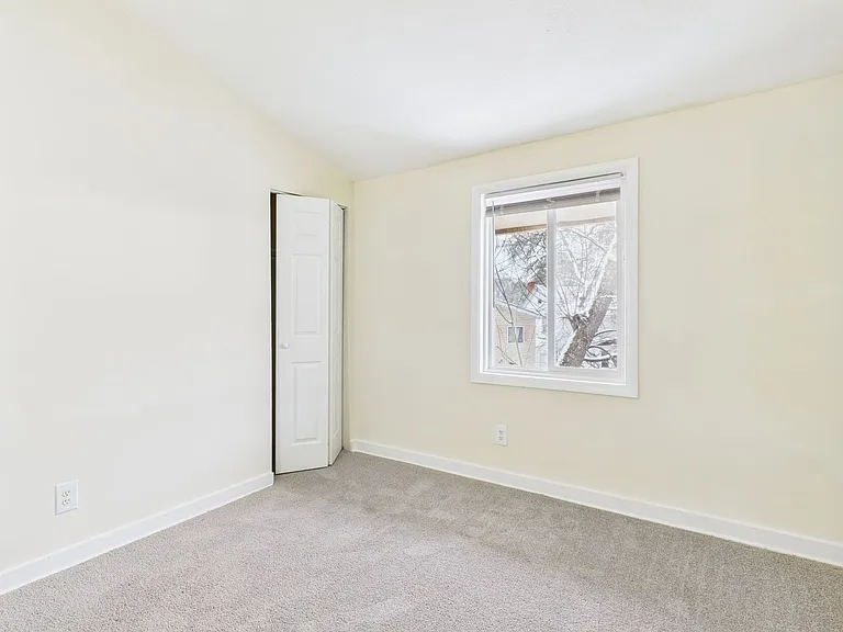 Forest Square Apartments — Photo 36