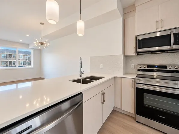 75 W Cornerstone Row NE #106, Calgary, AB T3N 2K4