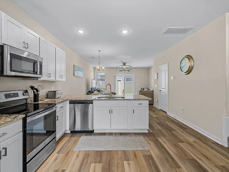 306 Starfish Ln — Photo 5