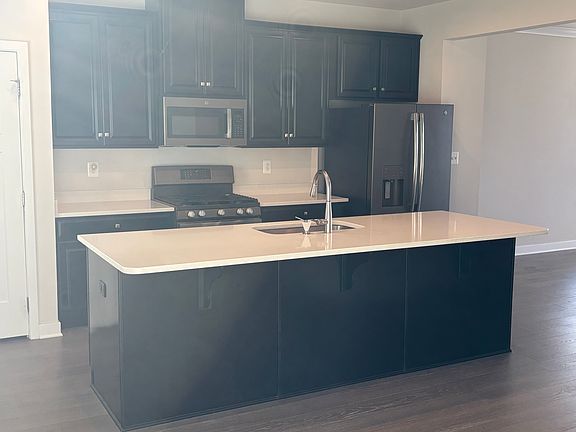 4th image of 1016 Rosecroft Ln