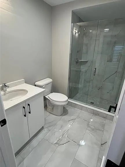 140 Main St E #305 — Photo 14