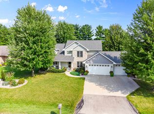 1530 McIntosh Ct, Oshkosh, WI 54904