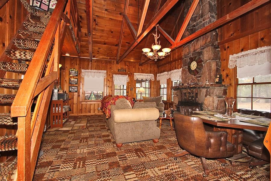 1st image of 316 Vista Ln