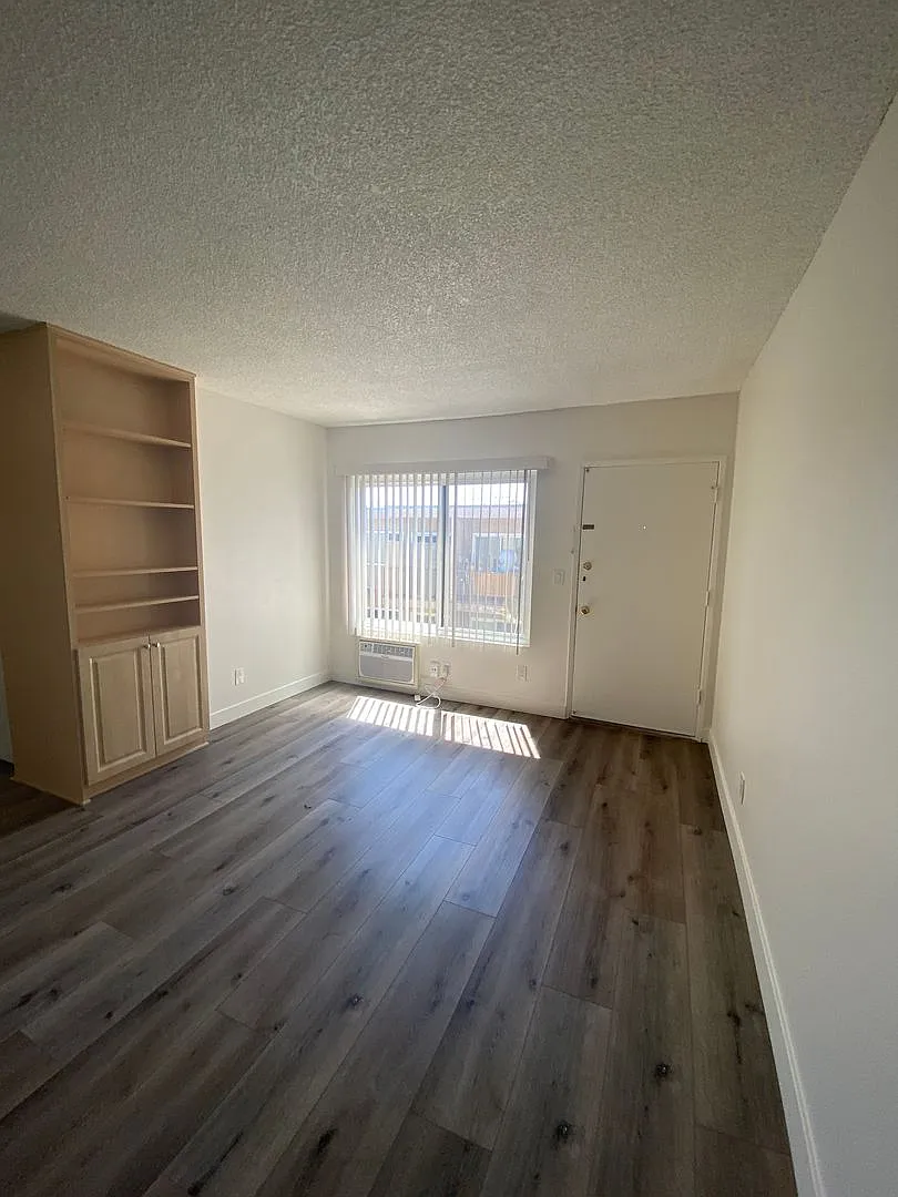 1 Bedroom 1 Bath Upstairs Unit in North Park Available Now — Photo 2