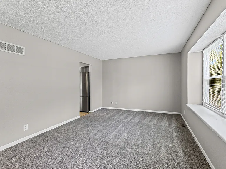12813 S Sycamore St — Photo 24