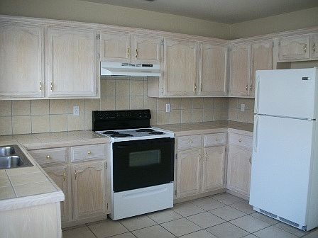 4th image of 2025 Aruba Dr APT 2