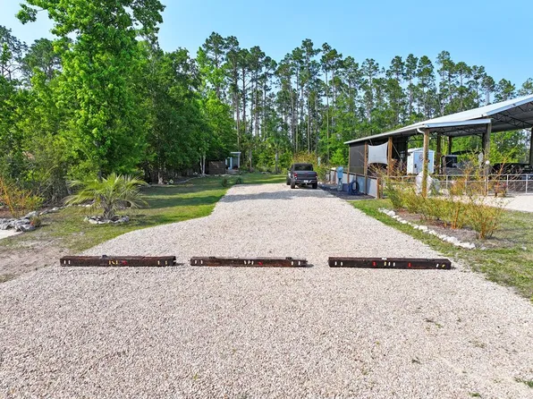 385 Sealy Dr, Wewahitchka, FL 32465