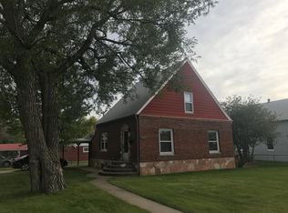 921 E 9th St, Cheyenne, WY 82007