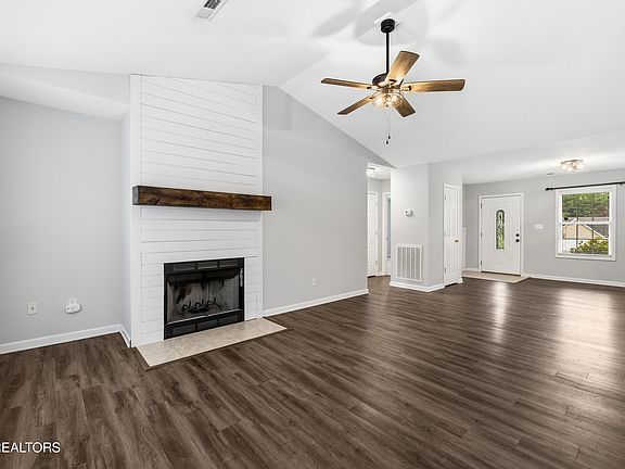 4th image of 3629 Aztec Ln