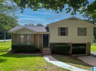 101 Lake Ln, Alabaster, AL 35007