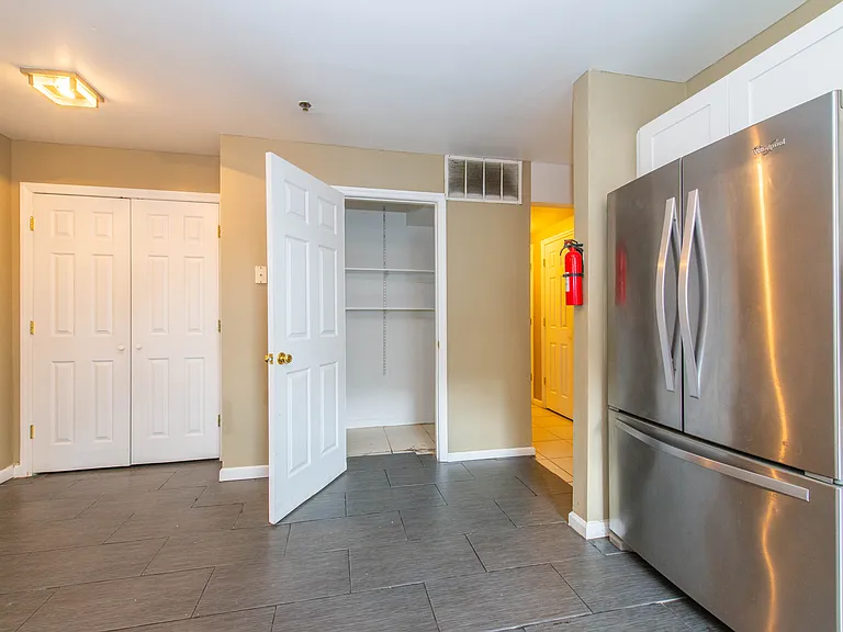 279 Orange St #1 — Photo 6