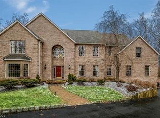 4 Greenfield Hl, Sparta, NJ 07871