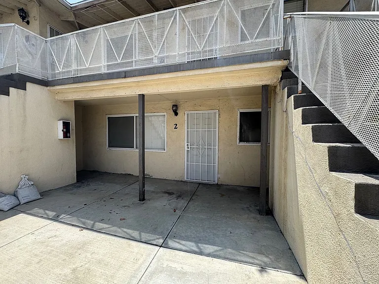 501 E Hurst St — Photo 11