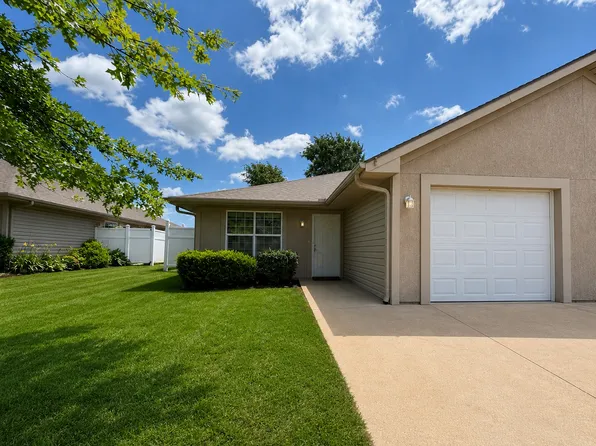 505 Jackson St, Louisburg, KS 66053