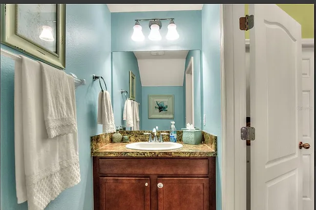 6462 Sedgeford Dr — Photo 2