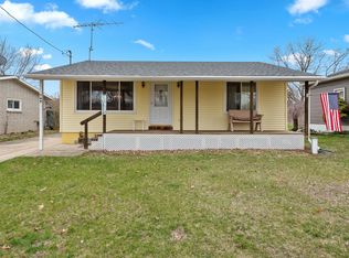 749 Vaniman Island Dr, Brooklyn, MI 49230