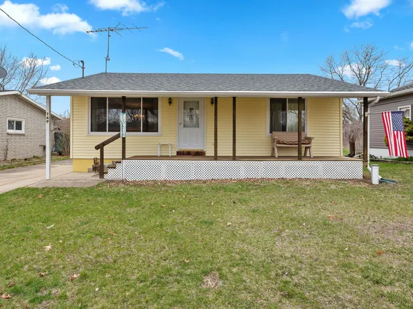 749 Vaniman Island Dr, Brooklyn, MI 49230