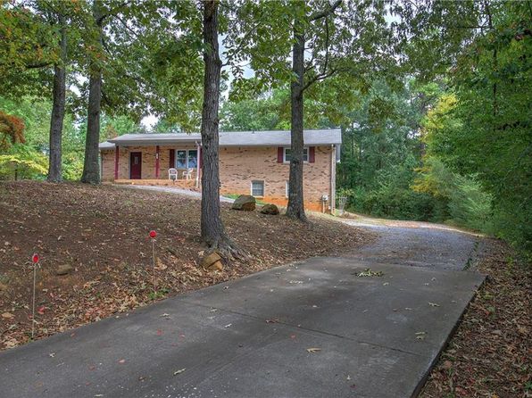 72 Bishop Dr NW, Cartersville, GA 30121