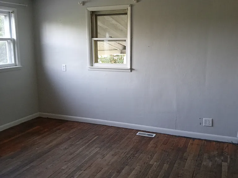 1922 Exeter St — Photo 14