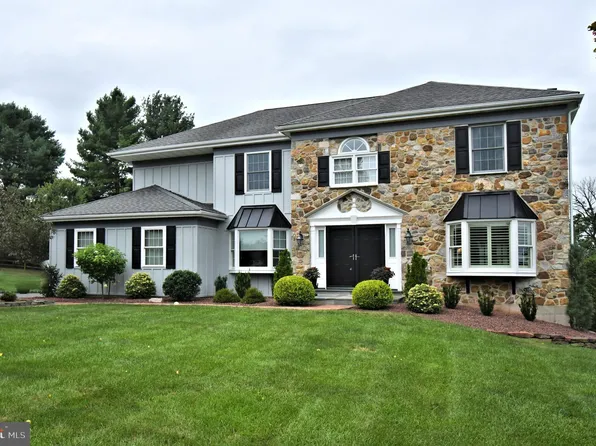 910 Winding River Ln, Phoenixville, PA 19460