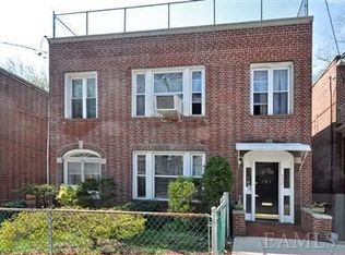 452 W 261st St, Bronx, NY 10471