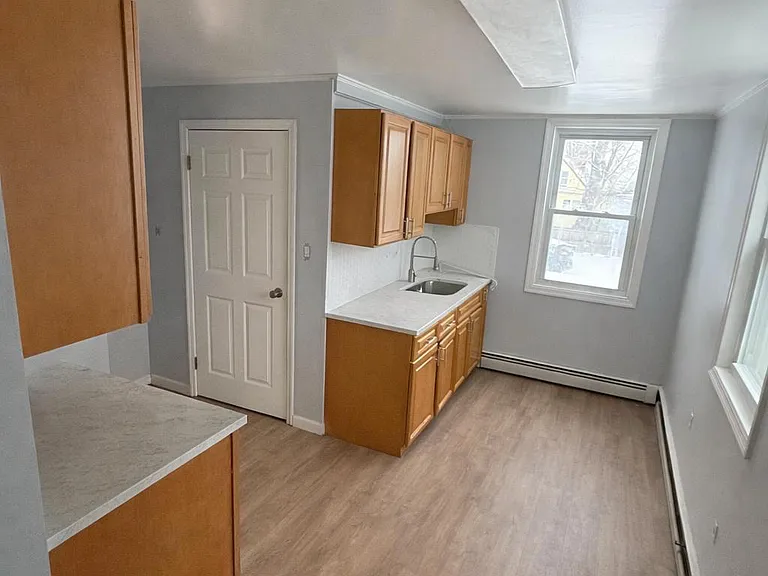 321 Elizabeth St #1 — Photo 2