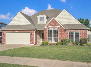 2508 S 10th St, Broken Arrow, OK 74012