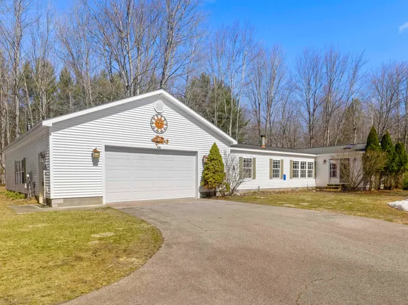 14500 Homestead Rd, Beulah, MI 49617